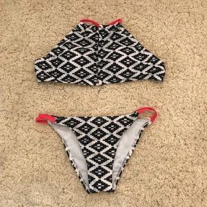 GEOMETRIC DESIGN SWIMSUIT